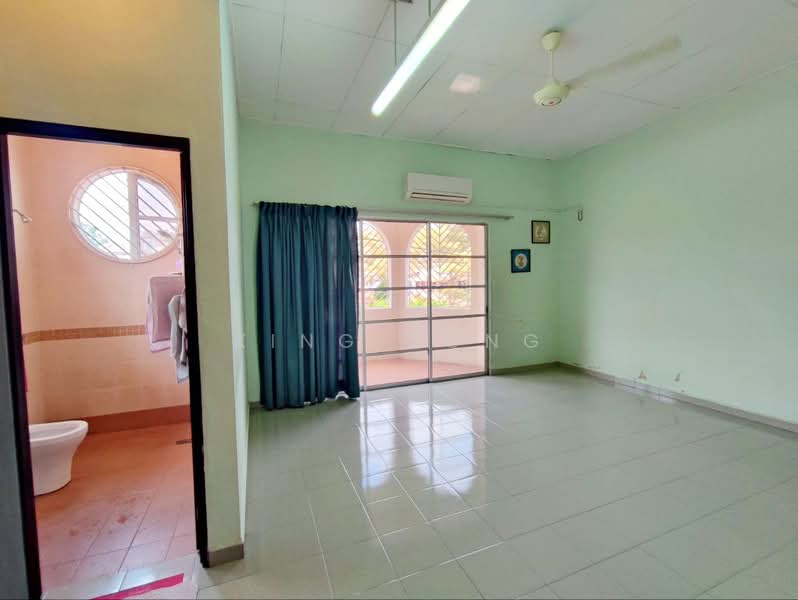 Semi-Detached House for Sale in Kampung Baru Ayer Keroh (Bukit Baru) - King Song - Bathroom - PropertyGuru.com.my