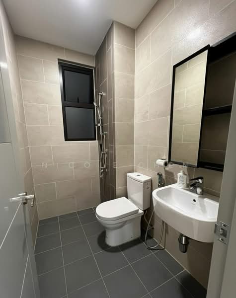 Servis Apartment untuk Dijual di Ten Kinrara - Nicole Chen - Bathroom - PropertyGuru.com.my