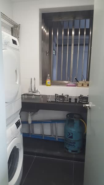 Service Residence for Sale at Reflection Residences - Raymond Tan - Kitchen - PropertyGuru.com.my