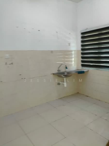 Rumah Teres 2 Tingkat untuk Disewa di Taman Pelangi Semenyih 2 (Semenyih) - Jessie Lim - Kitchen - PropertyGuru.com.my
