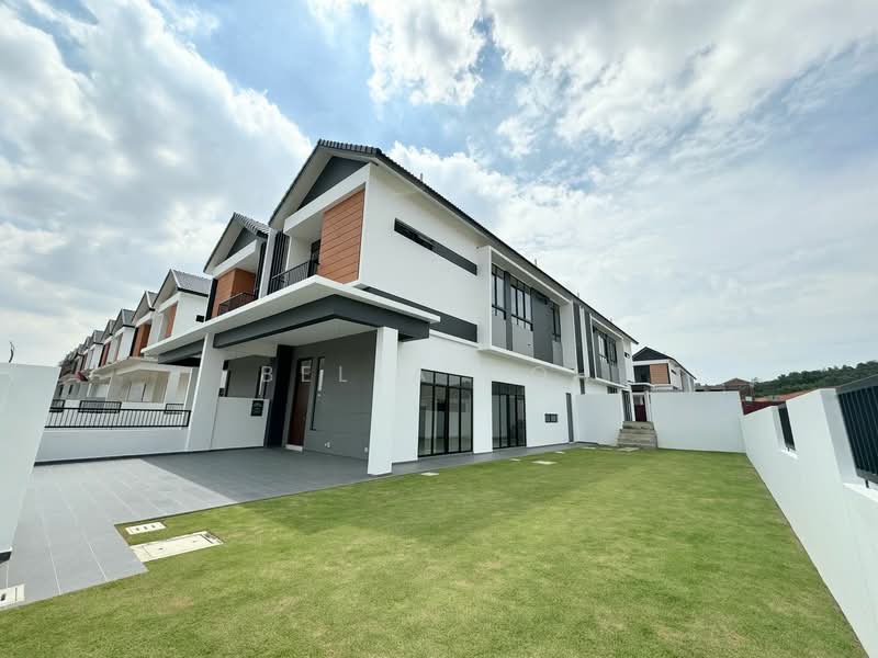Cluster House for Sale in Austin Crest (Johor Bahru) - Bella Goh - Exterior - PropertyGuru.com.my