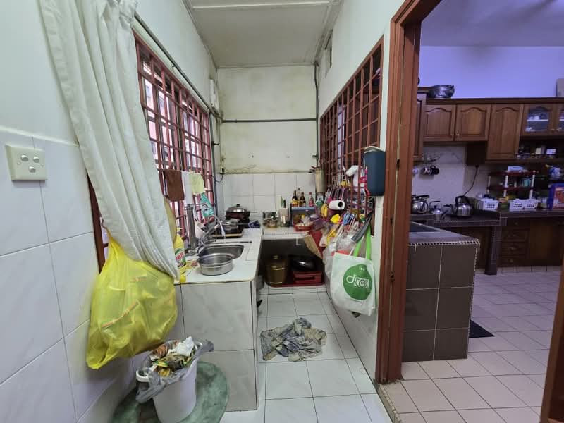 2-storey Terraced House for Sale in Taman Wangsa Permai (Kepong) - Ken Lai - Kitchen - PropertyGuru.com.my