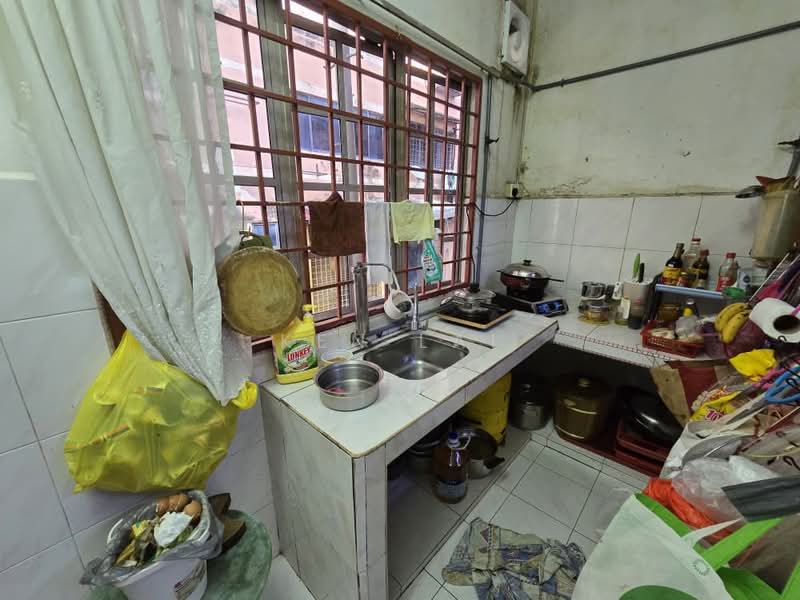 2-storey Terraced House for Sale in Taman Wangsa Permai (Kepong) - Ken Lai - Kitchen - PropertyGuru.com.my