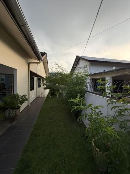 Bungalow for Sale in Taman Kebun Teh (Johor Bahru) - Annie Tee - Exterior - PropertyGuru.com.my
