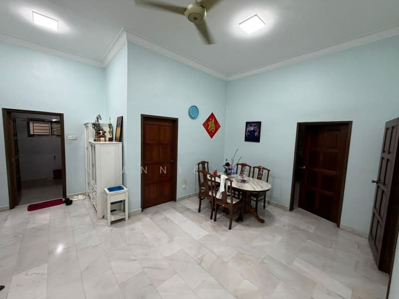 Bungalow for Sale in Taman Kebun Teh (Johor Bahru) - Annie Tee - Dining Room - PropertyGuru.com.my