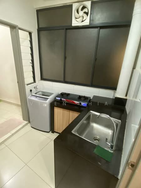 Servis Apartment untuk Dijual di You Vista @ You City - Viven Chia - Kitchen - PropertyGuru.com.my