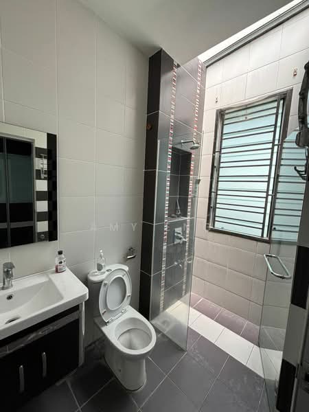 Rumah Teres 2.5 Tingkat untuk Dijual di Taman Sutera Utama (Skudai) - Amy Eng - Bathroom - PropertyGuru.com.my