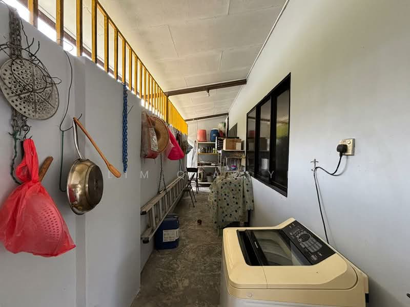 Rumah Berkembar untuk Dijual di Taman Kemajuan (Batu Pahat) - Lim Qiao Yi - Corridor - PropertyGuru.com.my