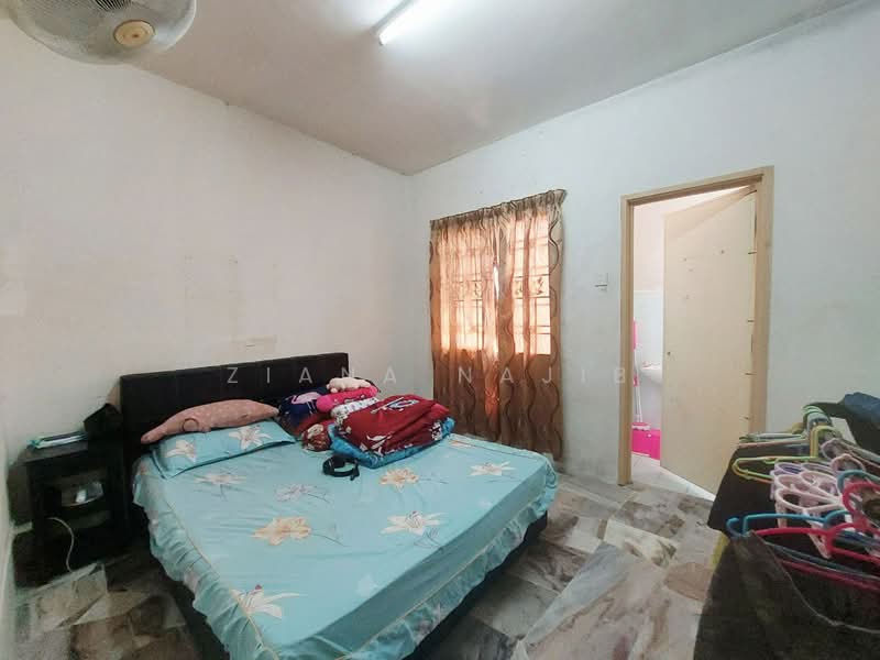 Apartment for Sale at Astana Alam Apartment 3 - Ziana Najib - Bedroom astana alam 3 - PropertyGuru.com.my