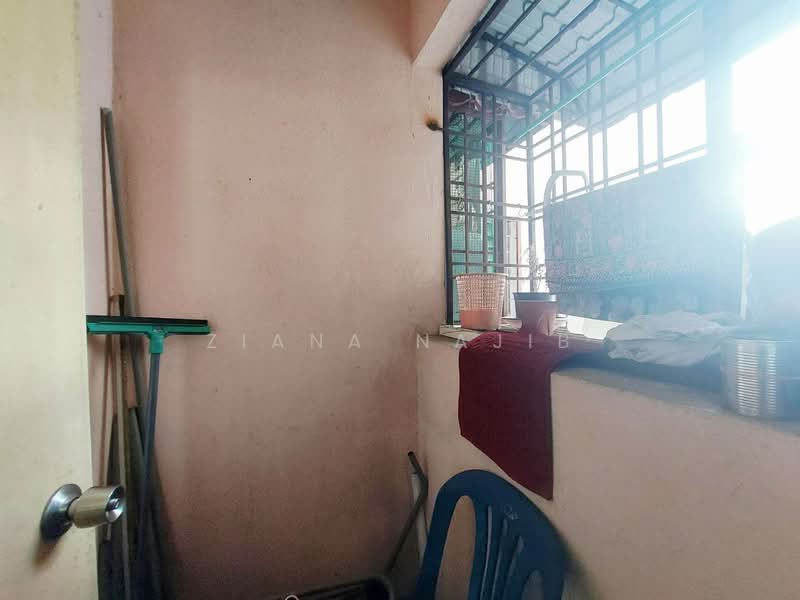 Apartment for Sale at Astana Alam Apartment 3 - Ziana Najib - Balcony - PropertyGuru.com.my