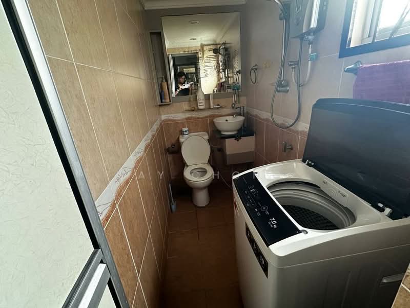 Service Residence for Sale at The Embassy (Bangunan Duta Impian) - May Chong - Bathroom - PropertyGuru.com.my