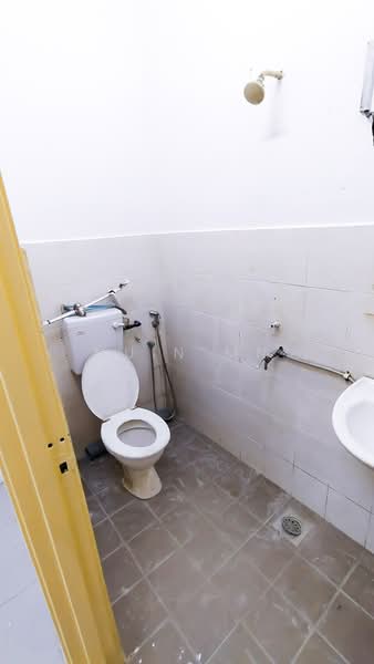 Rumah Teres untuk Dijual di Taman Meru Jaya (Kapar) - Muin Mn - Bathroom - PropertyGuru.com.my