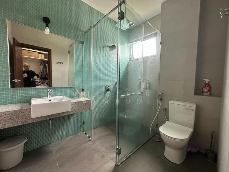 Bungalow for Sale in Seksyen 8 (Shah Alam) - Nahathir Shahabudin - Bathroom - PropertyGuru.com.my