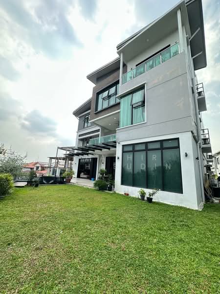 Bungalow for Sale in Seksyen 8 (Shah Alam) - Nahathir Shahabudin - Exterior - PropertyGuru.com.my