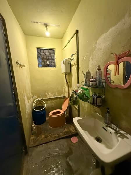 Rumah Teres 2 Tingkat untuk Dijual di Taman Seri Senai (Senai) - Daniel Yong - Bathroom - PropertyGuru.com.my