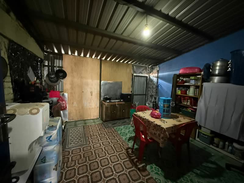 Rumah Teres 2 Tingkat untuk Dijual di Taman Seri Senai (Senai) - Daniel Yong - Kitchen - PropertyGuru.com.my