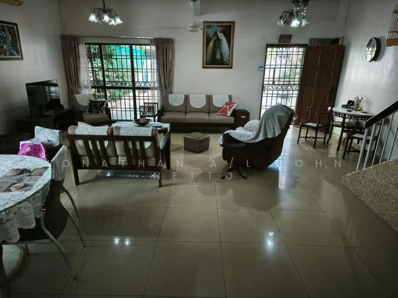 2-storey Terraced House for Sale in Kajang (Selangor) - JONATHAN A/L JOHN NETTO - Living Room - PropertyGuru.com.my