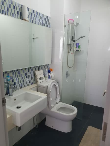 Service Residence for Sale at Residential Suites @ HighPark - Cindy Kee - Bathroom - PropertyGuru.com.my