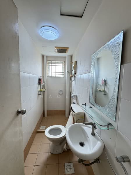 Apartment for Rent at Serdang Villa Apartment - ChaoLim . - Bathroom - PropertyGuru.com.my