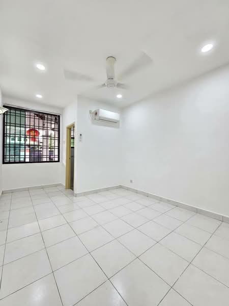 1.5-storey Terraced House for Sale in Taman Impian Emas (Skudai) - Fong Lik - Interior - PropertyGuru.com.my