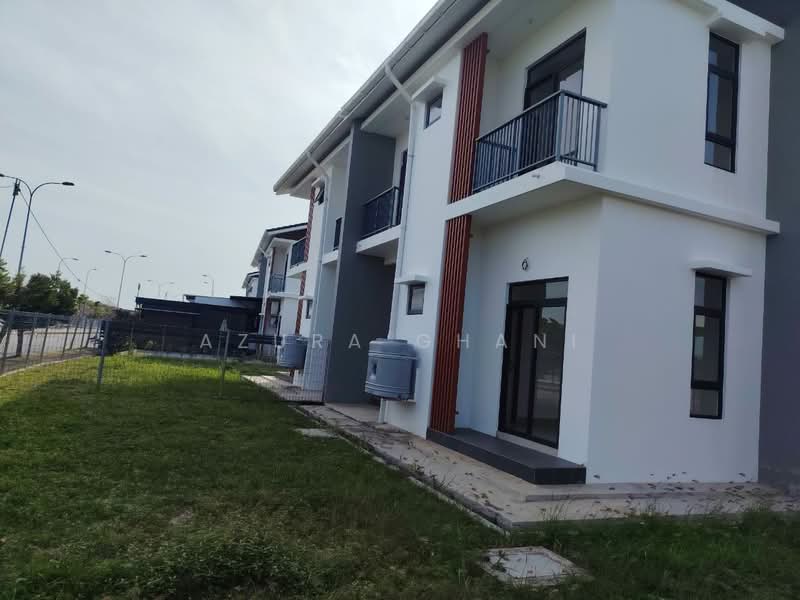 Rumah Berkembar untuk Dijual di Kepala Batas (Penang) - Azura Ghani - Exterior - PropertyGuru.com.my