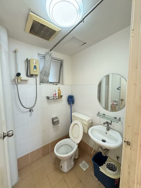 Apartment for Sale at Serdang Villa Apartment - ChaoLim . - Bathroom - PropertyGuru.com.my
