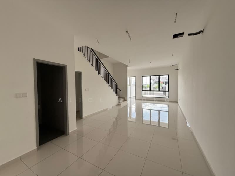 2-storey Terraced House for Sale in Johor Bahru (Johor) - Alice Chong - Living Room - PropertyGuru.com.my