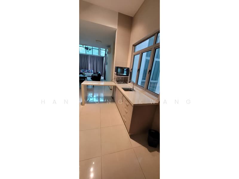 3-storey Terraced House for Rent in Cyberjaya (Selangor) - Han Yung Kwang - Kitchen - PropertyGuru.com.my