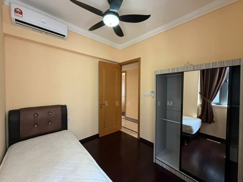 Service Residence for Sale at R&F Princess Cove Phase 1 - Larissa Sim - Bedroom - PropertyGuru.com.my
