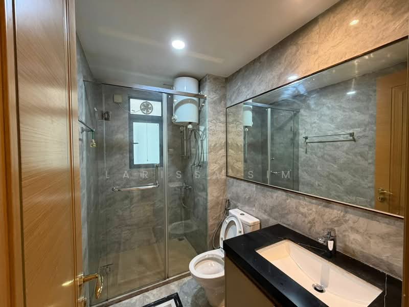 Service Residence for Sale at R&F Princess Cove Phase 1 - Larissa Sim - Bathroom - PropertyGuru.com.my