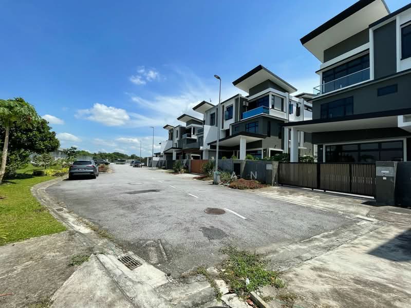 Semi-Detached House for Sale in Taman Nusa Sentral (Iskandar Puteri (Nusajaya)) - Sky Tan - Exterior - PropertyGuru.com.my