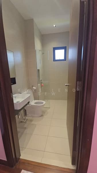 Semi-Detached House for Sale in Telok Panglima Garang (Selangor) - Yoke Leng Sew - Bathroom - PropertyGuru.com.my