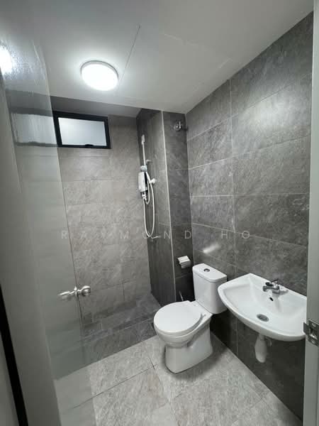 Servis Apartment untuk Disewa di Traders Park - Raymond Ho - Bathroom - PropertyGuru.com.my