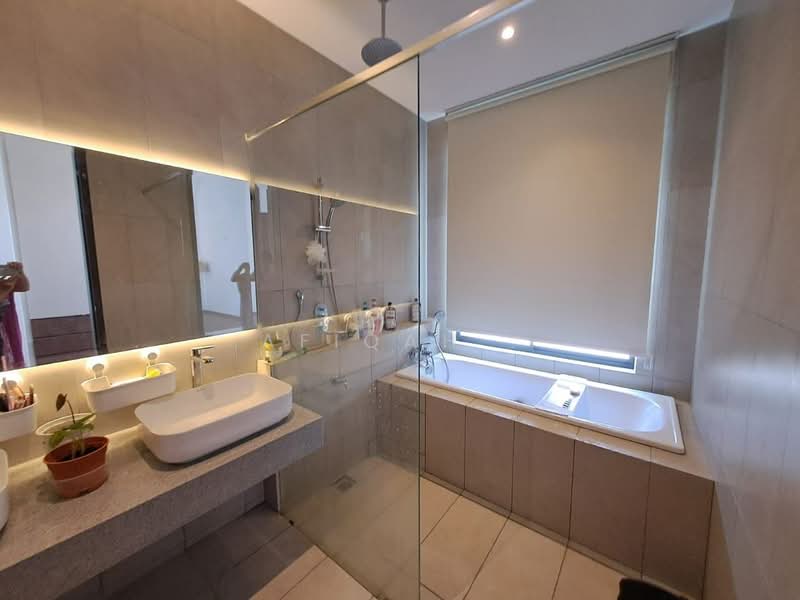 Rumah Berkembar untuk Disewa di Elmina (Shah Alam) - Afiqah . - Bathroom - PropertyGuru.com.my