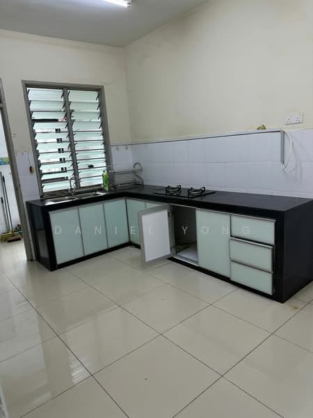 2-storey Terraced House for Sale in Bandar Tiram (Ulu Tiram) - Daniel Yong - Kitchen - PropertyGuru.com.my