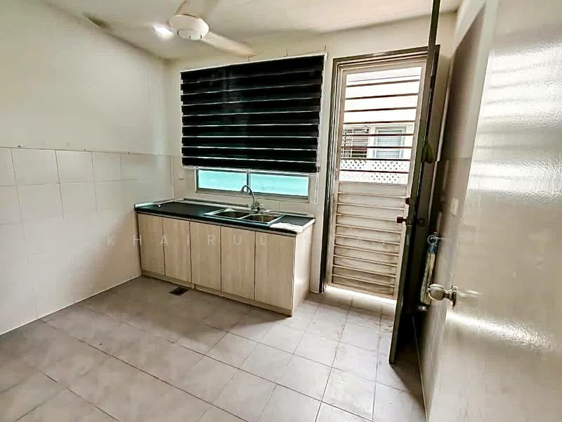 Cluster House for Sale in Shah Alam (Selangor) - Khairul Syafiq - Kitchen - PropertyGuru.com.my