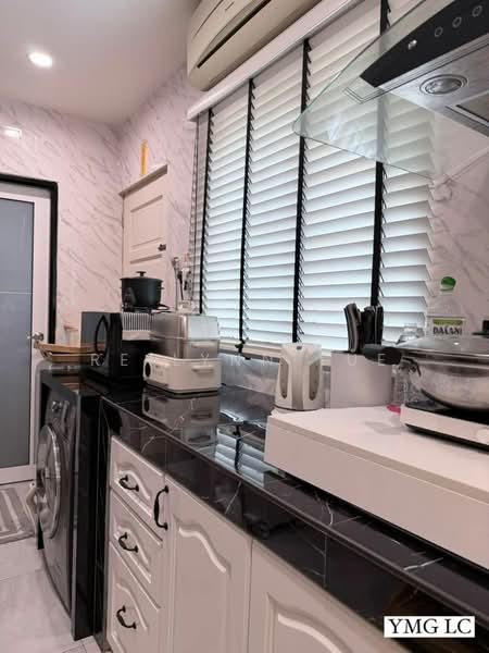 Terraced House for Sale in Bandar Botanic (Klang) - Reilynn Tue - Kitchen - PropertyGuru.com.my