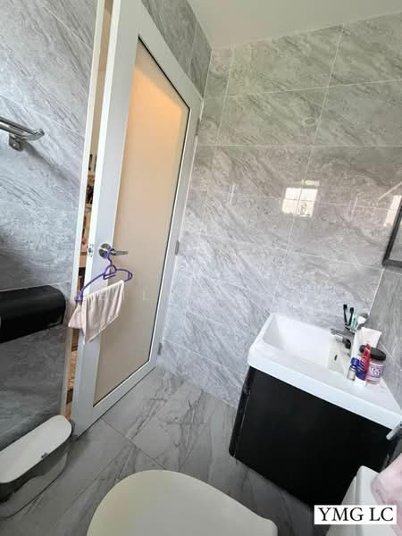 Terraced House for Sale in Bandar Botanic (Klang) - Reilynn Tue - Bathroom - PropertyGuru.com.my