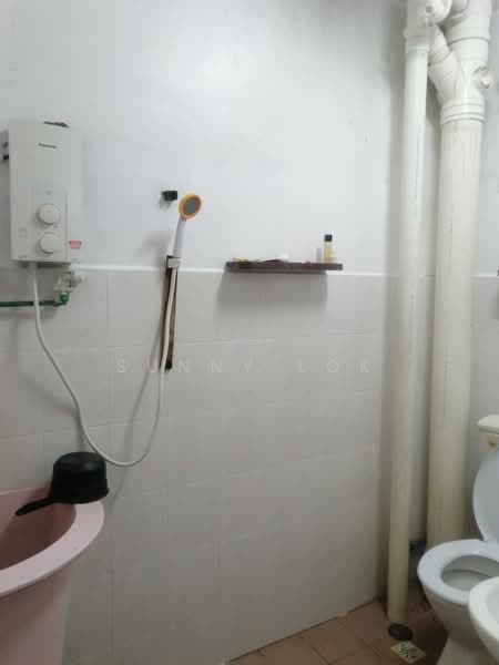 Pangsapuri untuk Disewa di Taman Alor Vista - Sunny Lok - Bathroom - PropertyGuru.com.my