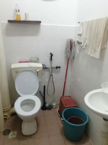 Pangsapuri untuk Disewa di Taman Alor Vista - Sunny Lok - Bathroom - PropertyGuru.com.my