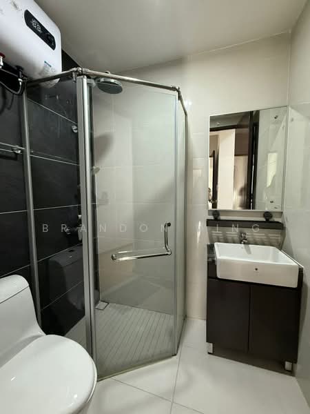 Condominium for Rent at Kings Bay @ Country Garden Danga Bay - Brandon Ding - Bathroom - PropertyGuru.com.my