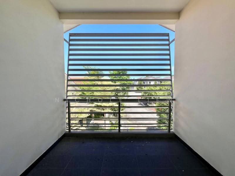 Bungalow House untuk Dijual di Kajang (Selangor) - Nichole Liew - Balcony - PropertyGuru.com.my