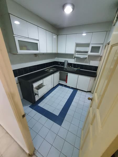 Condominium for Sale at Endah Regal Condominium - Kim Lee - Kitchen - PropertyGuru.com.my