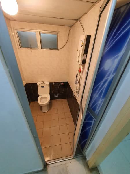 Condominium for Sale at Endah Regal Condominium - Kim Lee - Bathroom - PropertyGuru.com.my