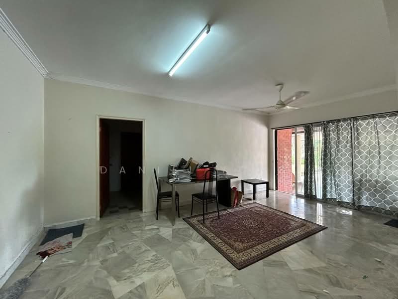 Rumah Teres 2 Tingkat untuk Disewa di Taman Bukit Tiram (Ulu Tiram) - Daniel Yong - Living Room - PropertyGuru.com.my