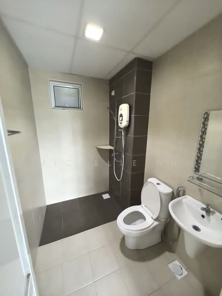 Servis Apartment untuk Dijual di Pangsapuri Tanah Emas (Golden Sands) - Michelle Ng - Bathroom - PropertyGuru.com.my