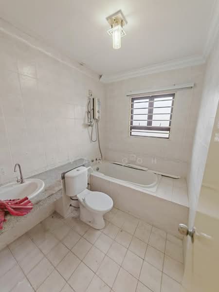 Semi-Detached House for Sale in Taman Mutiara Indah (Puchong) - Evan Goh - Bathroom - PropertyGuru.com.my