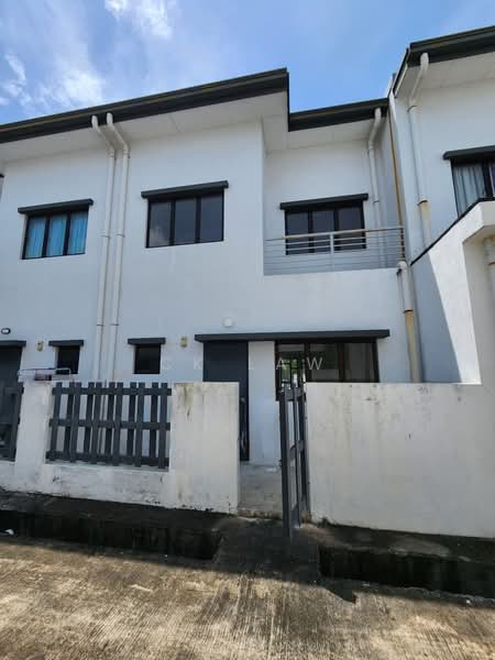 Rumah Teres 2 Tingkat untuk Disewa di Semenyih (Selangor) - CK Law - Exterior - PropertyGuru.com.my