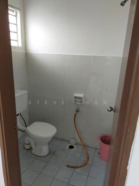 Apartment for Sale at Laguna Biru - Steve Chen - Bathroom - PropertyGuru.com.my
