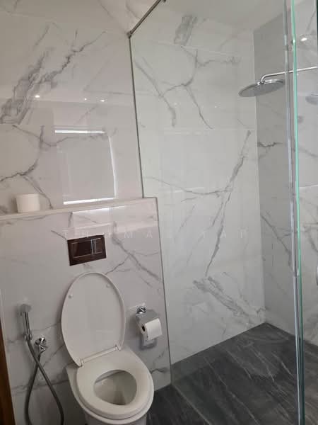 Servis Apartment untuk Disewa di Core Residence @ TRX - Thomas Yap - Bathroom - PropertyGuru.com.my